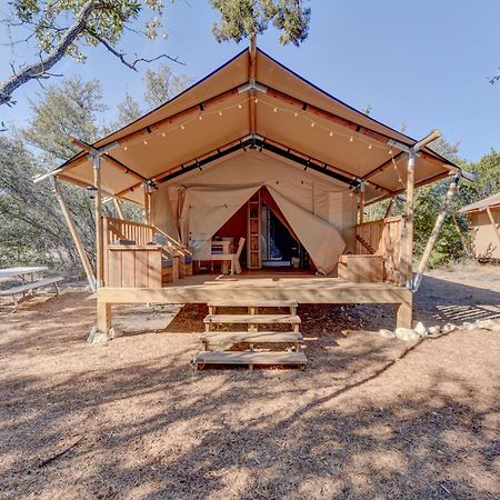 Hotel 12 Fires Luxury Glamping With Heating #1 Johnson City Esterno foto