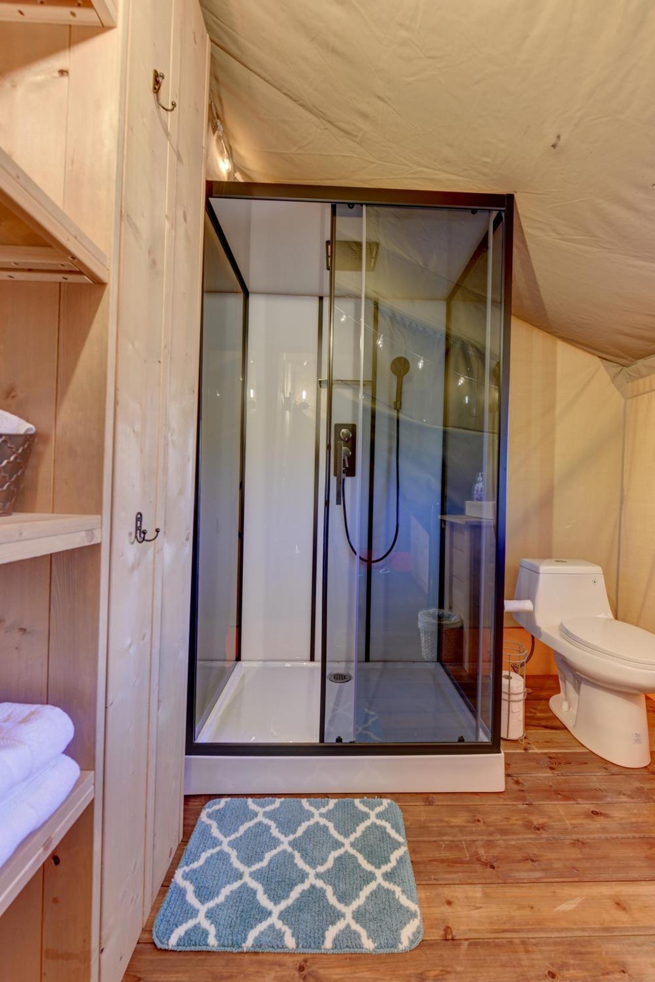 Hotel 12 Fires Luxury Glamping With Heating #1 Johnson City Esterno foto