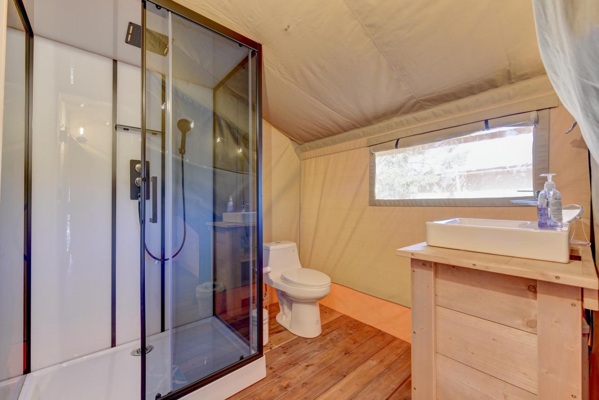 Hotel 12 Fires Luxury Glamping With Heating #1 Johnson City Esterno foto