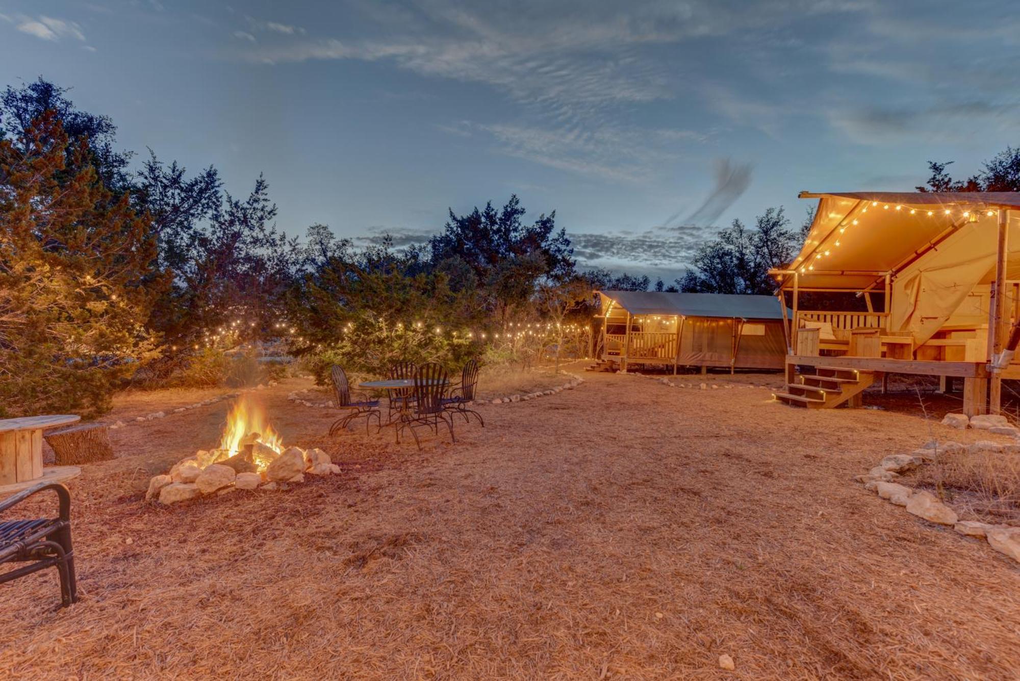 Hotel 12 Fires Luxury Glamping With Heating #1 Johnson City Esterno foto